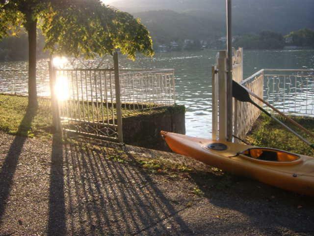 B&B In Riva Al Lago Avigliana Exterior photo
