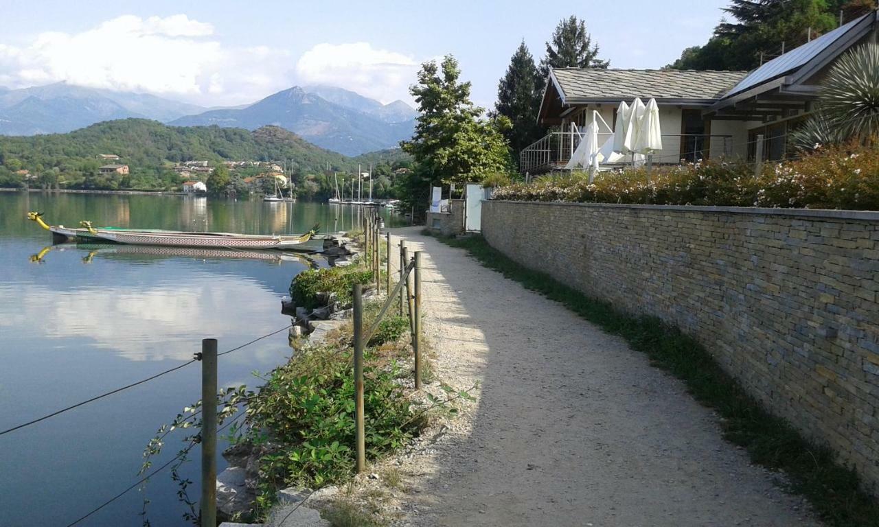 B&B In Riva Al Lago Avigliana Exterior photo